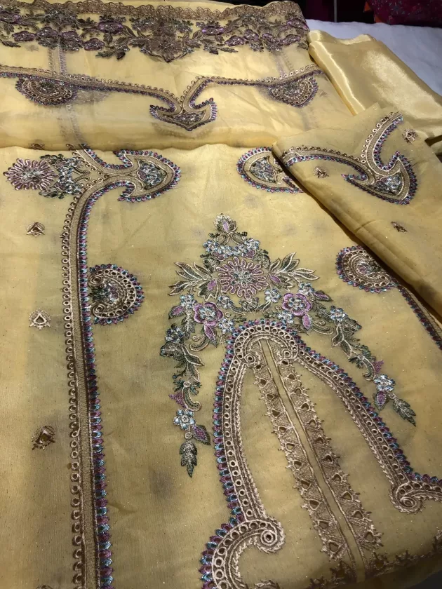 Best Asian and Pakistani Clothes Online. A popular UK provider of Fashion, with luxury and designer brands in clothing, for all occasions.