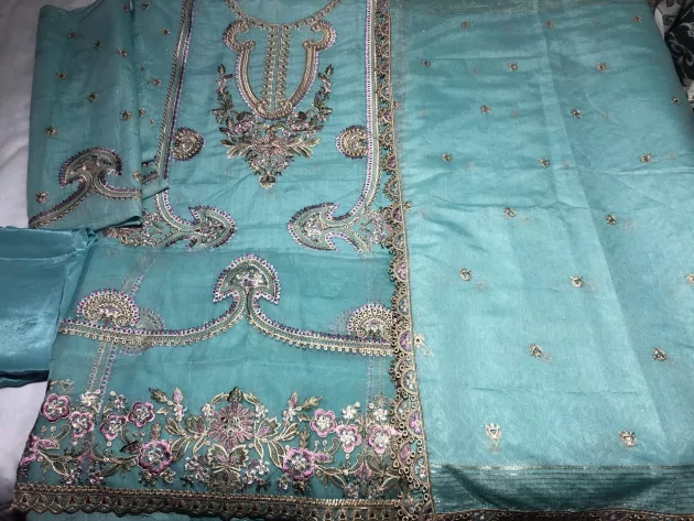 Best Asian and Pakistani Clothes Online. A popular UK provider of Fashion, with luxury and designer brands in clothing, for all occasions.