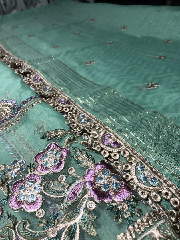 Best Asian and Pakistani Clothes Online. A popular UK provider of Fashion, with luxury and designer brands in clothing, for all occasions.