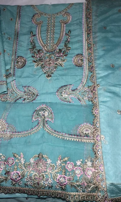 Best Asian and Pakistani Clothes Online. A popular UK provider of Fashion, with luxury and designer brands in clothing, for all occasions.