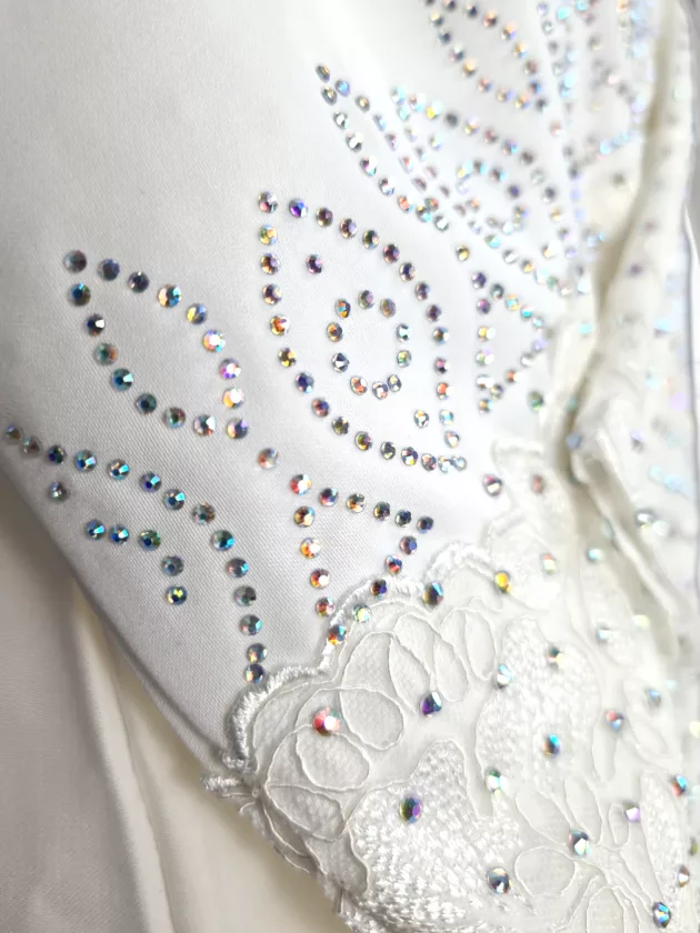 High Quality Elegant Dubai Abaya with Embroidery-White - Image 2