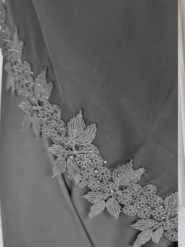 High Quality Elegant Dubai Abaya with Embroidery-Black ) - Image 4